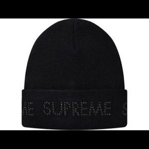 NWT Supreme Studded Beanie Black